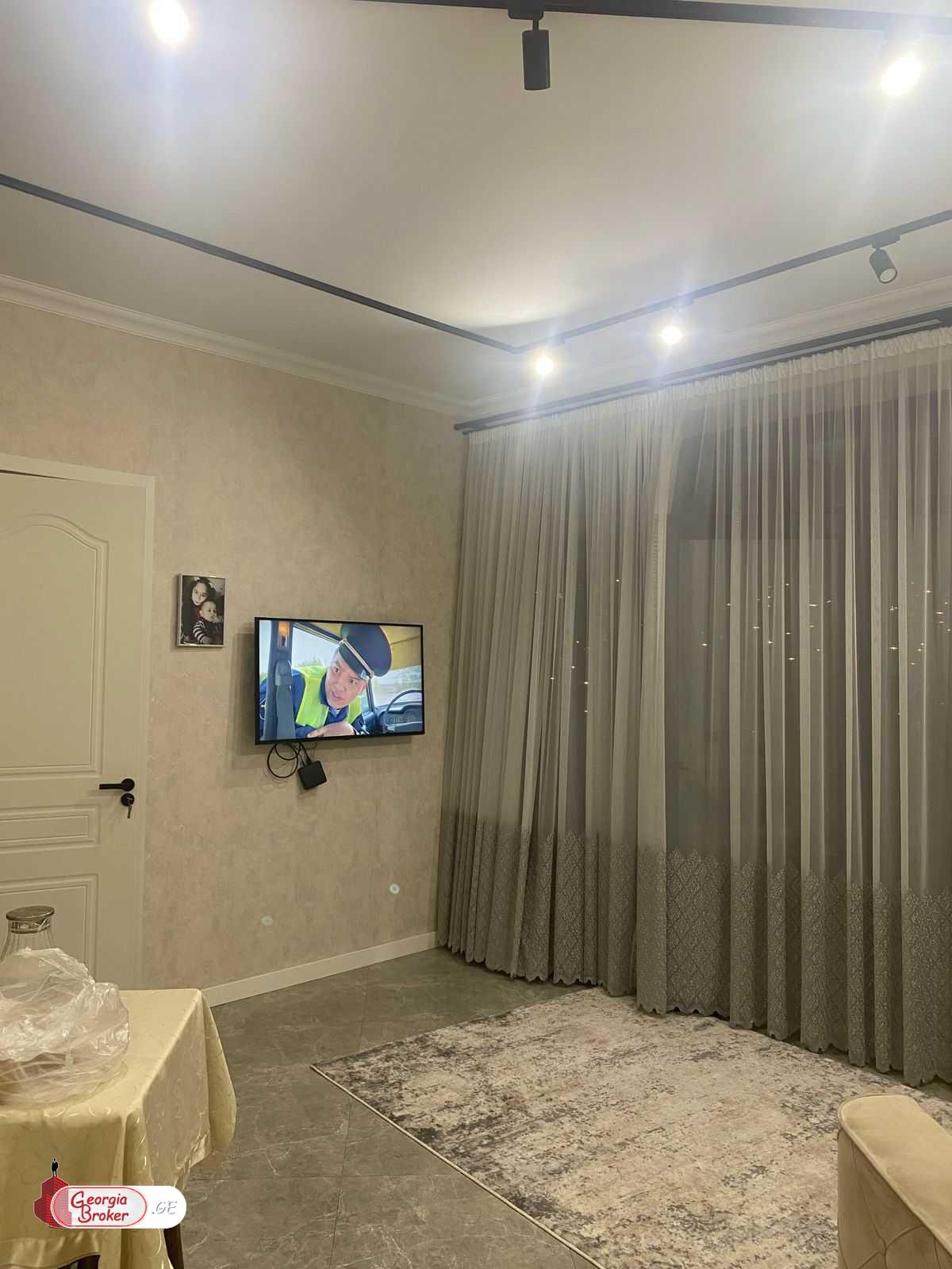 продается квартира с новым ремонтом 3-комнаты