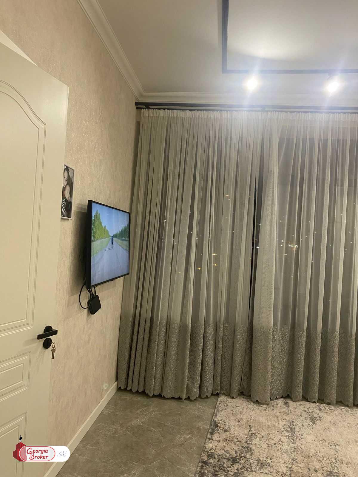 продается квартира с новым ремонтом 3-комнаты