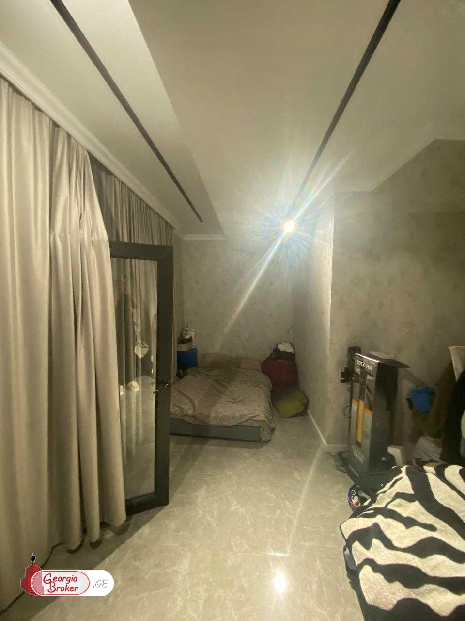 продается квартира с новым ремонтом 3-комнаты