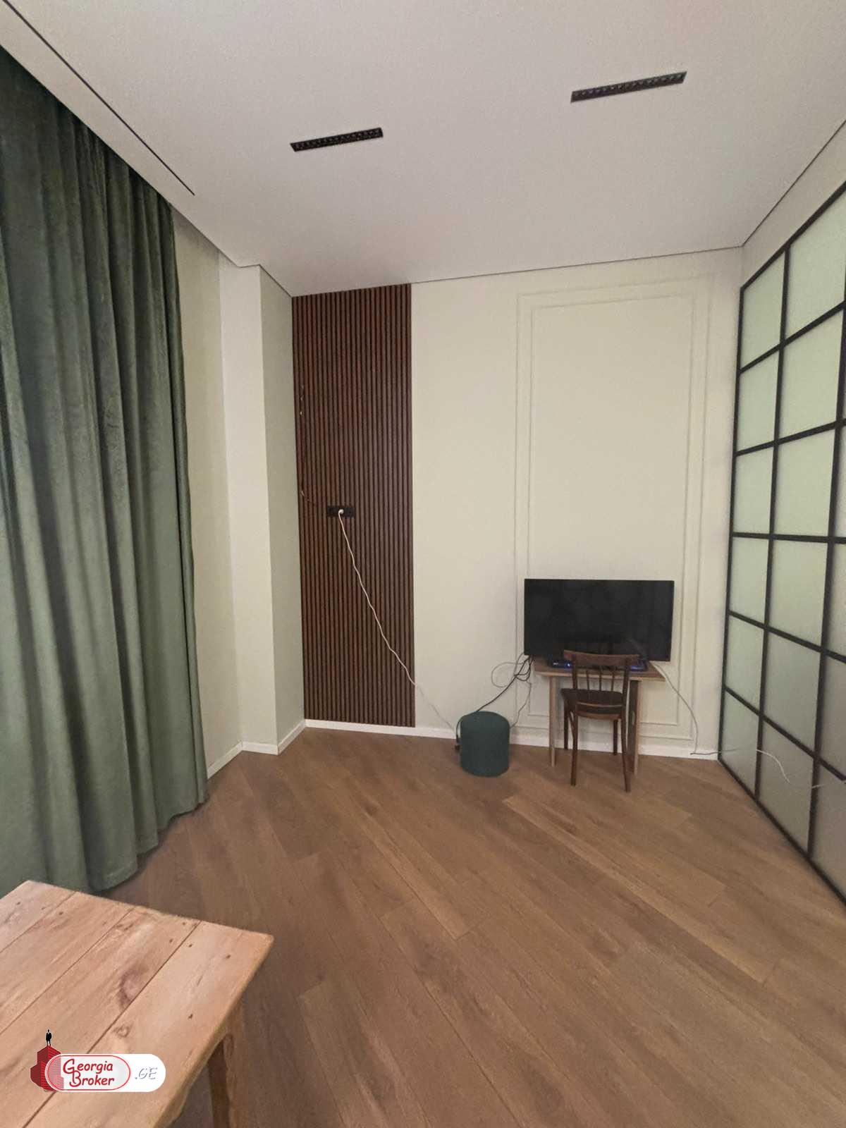 nearly repaired 2-room apartment for sale