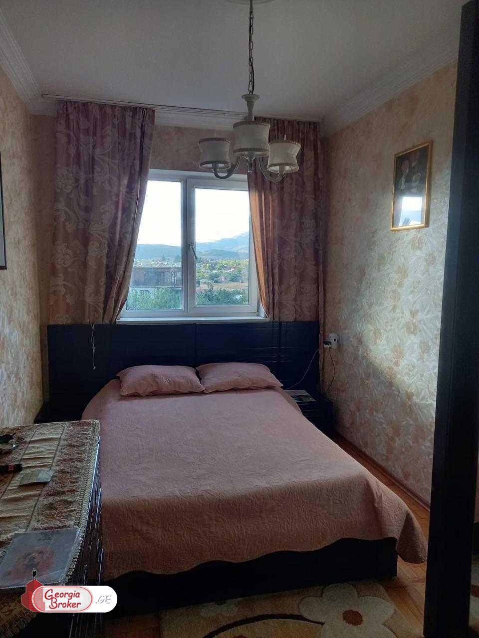 продается квартира с новым ремонтом 3-комнаты