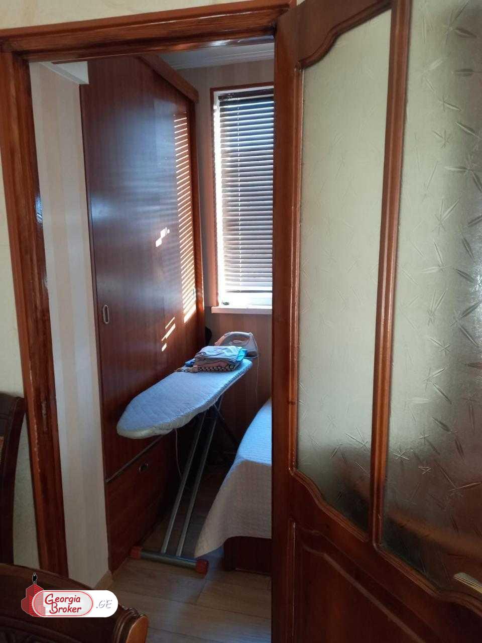 продается квартира с новым ремонтом 3-комнаты