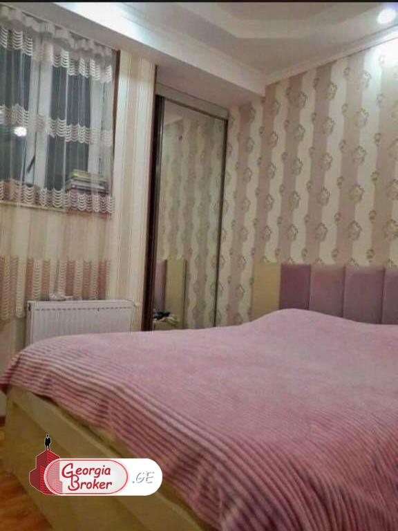 продается квартира с новым ремонтом 3-комнаты