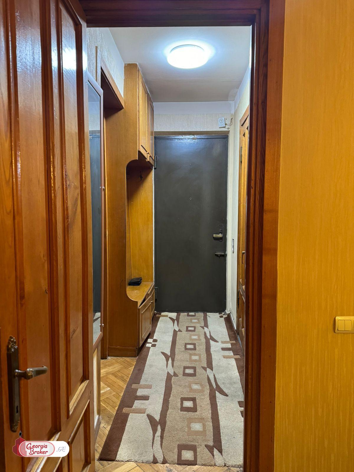 იყიდება ახალი გარემონტებული 4 ოთახიანი ბინა