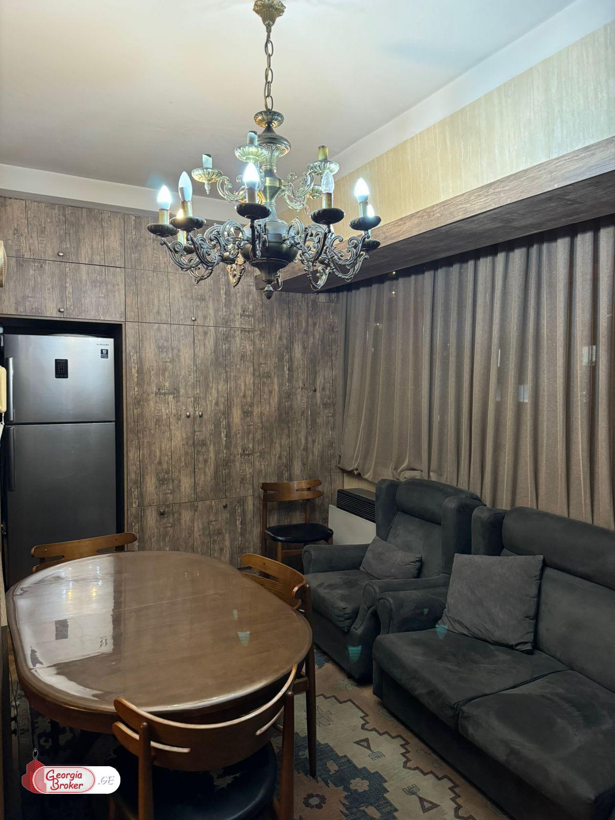 იყიდება ახალი გარემონტებული 4 ოთახიანი ბინა