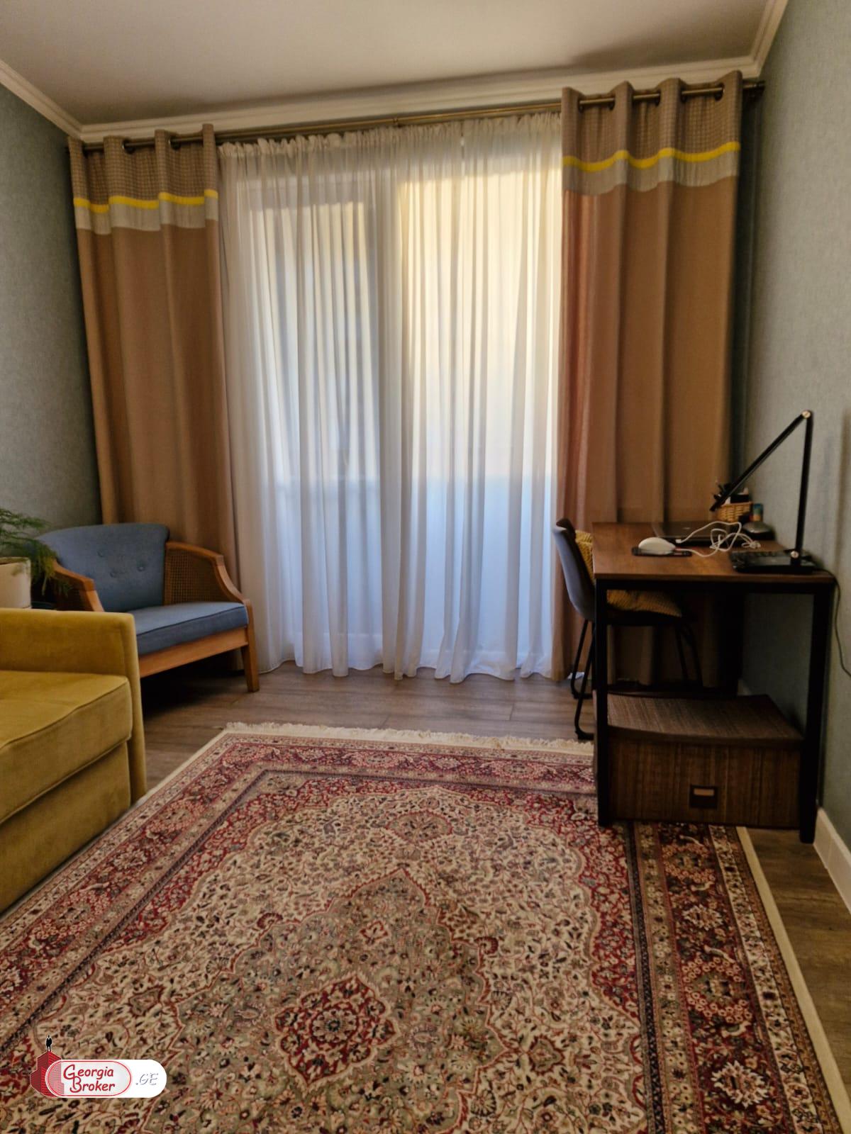 продается квартира с новым ремонтом 3-комнаты