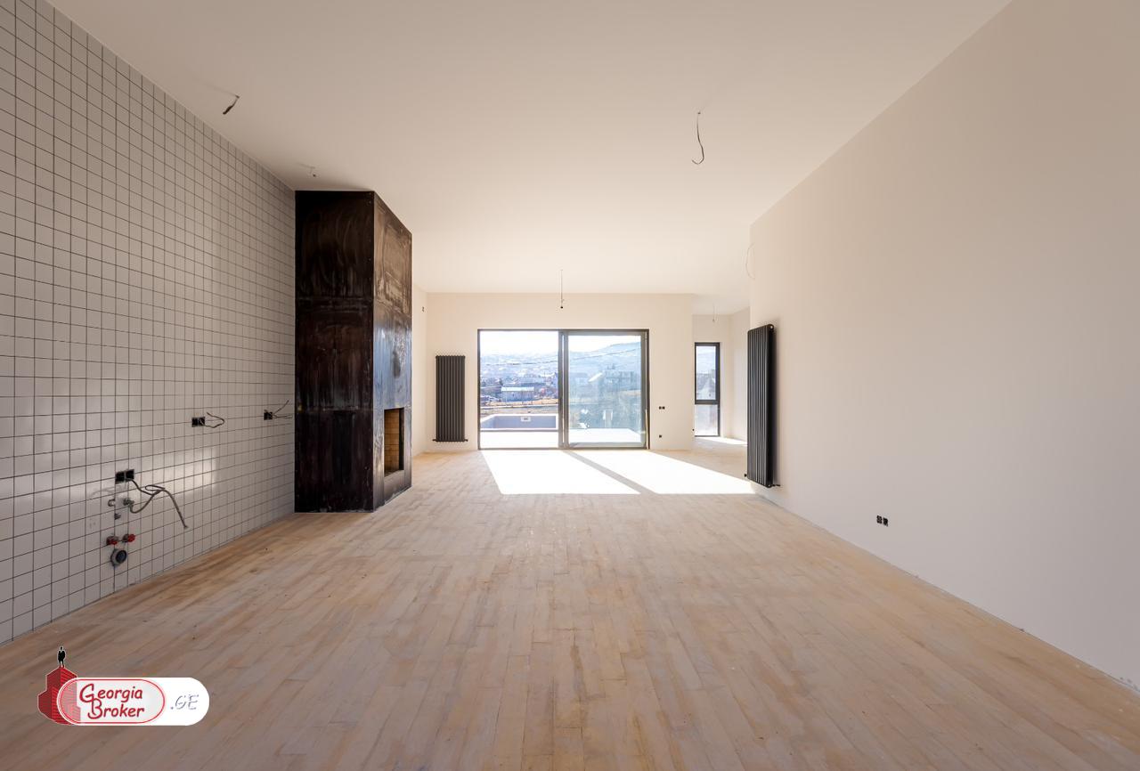 продается дом с новым ремонтом 5-комнат