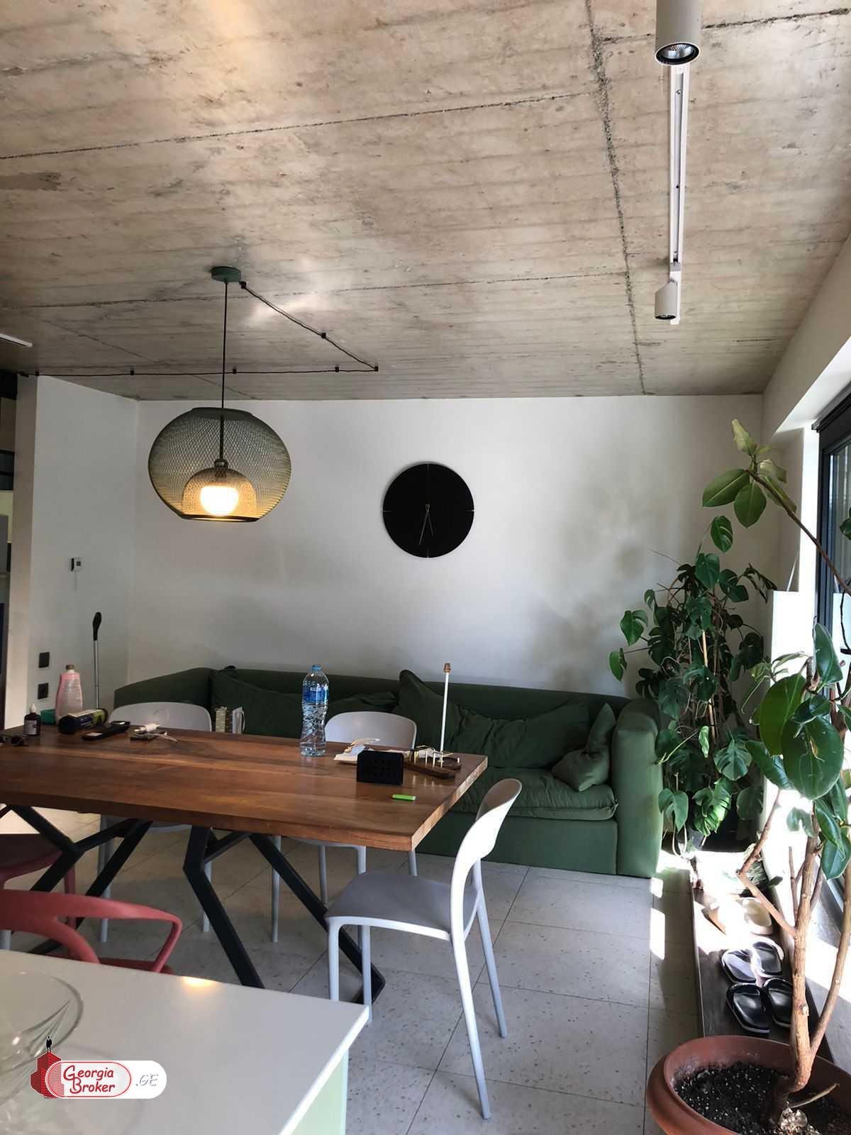 в аренду дом с новым ремонтом 8-комнат