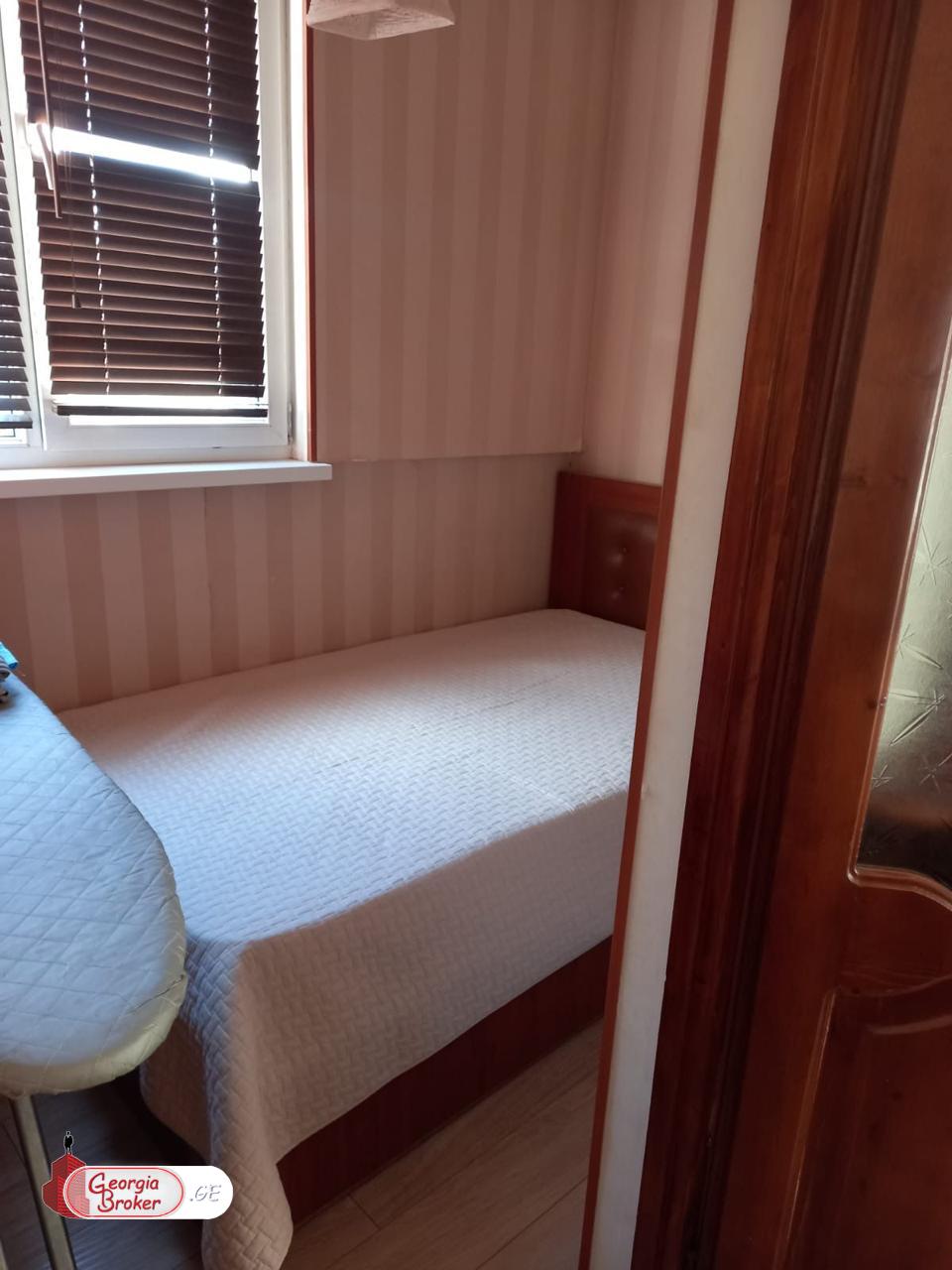 продается квартира с новым ремонтом 3-комнаты