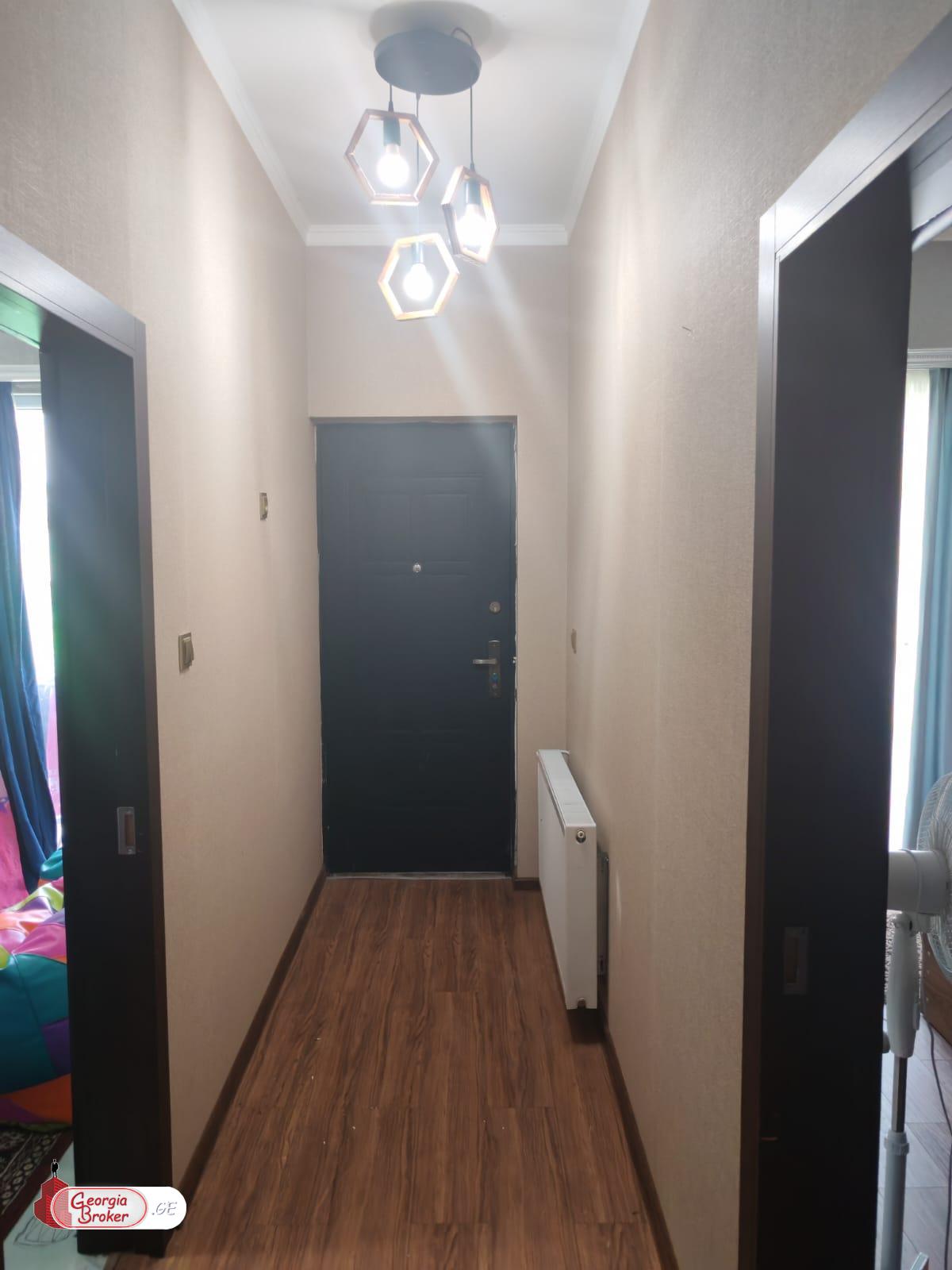 იყიდება ახალი გარემონტებული 4 ოთახიანი სახლი