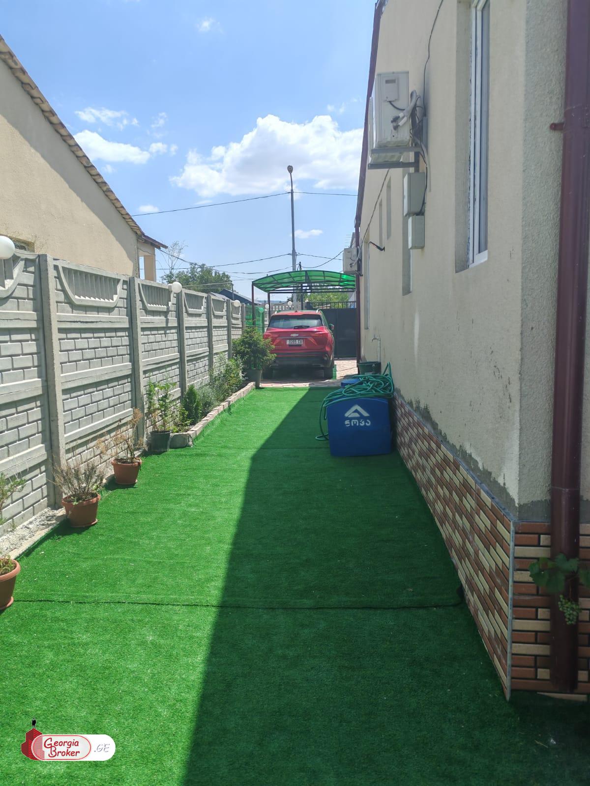 იყიდება ახალი გარემონტებული 4 ოთახიანი სახლი