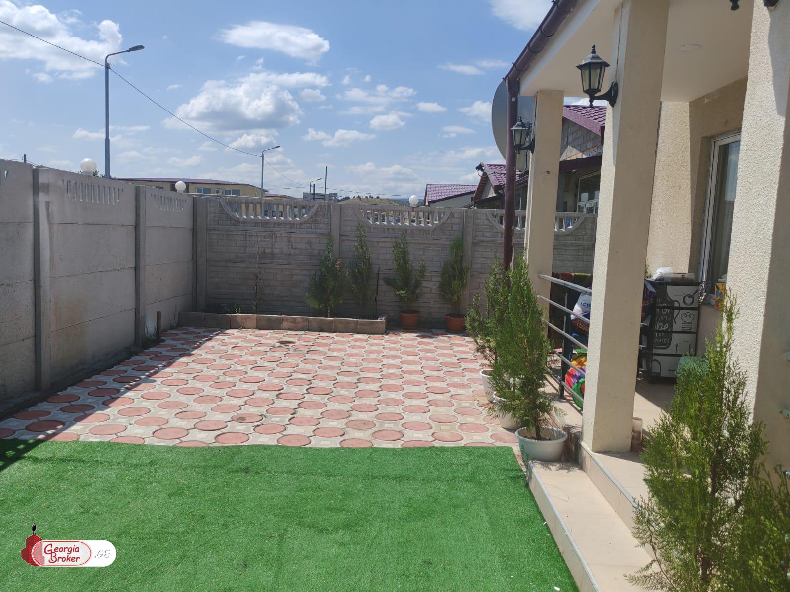 იყიდება ახალი გარემონტებული 4 ოთახიანი სახლი