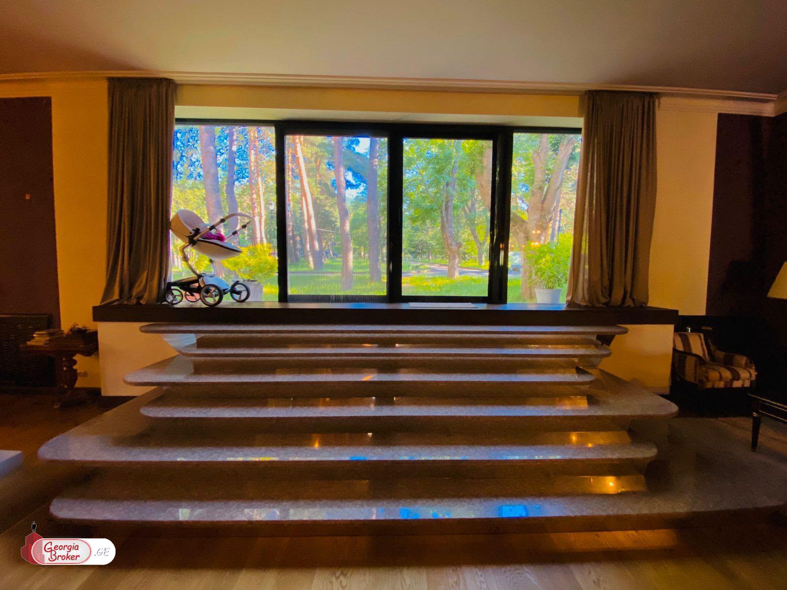 nearly repaired 10-room house for sale