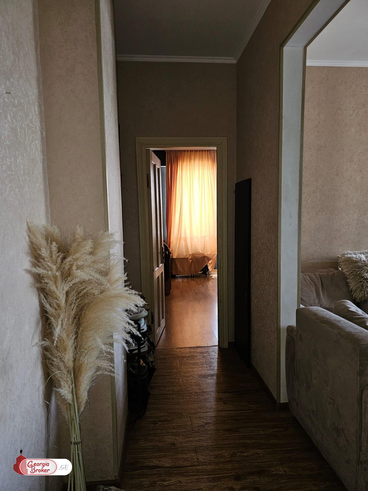 nearly repaired 3-room apartment for sale