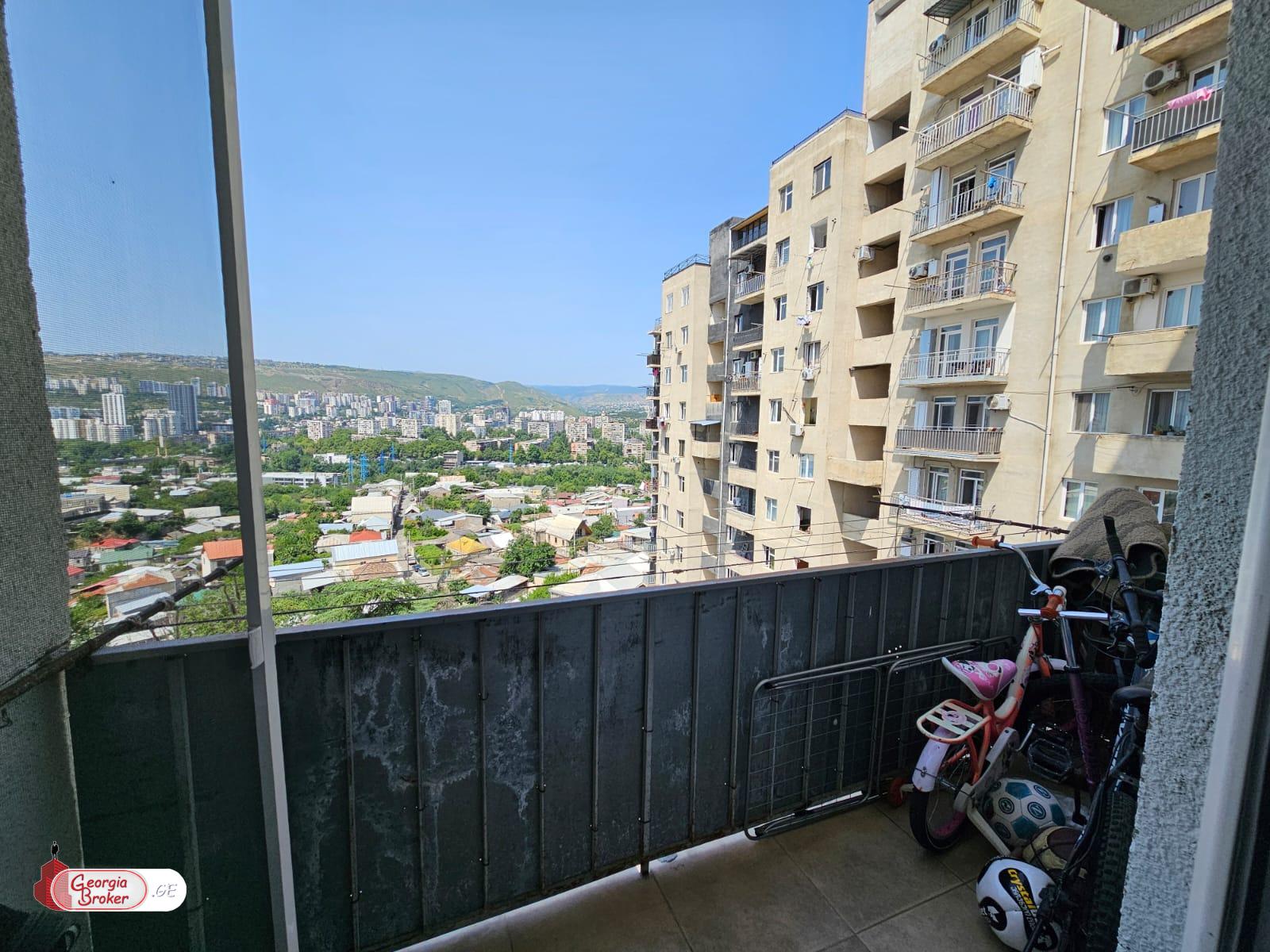 nearly repaired 3-room apartment for sale