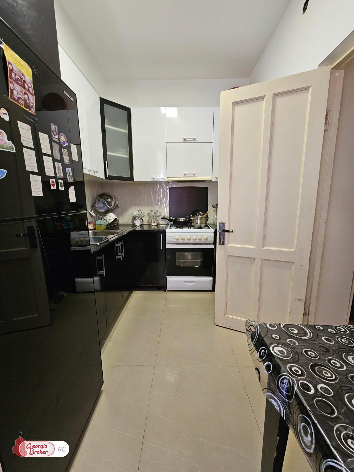 nearly repaired 3-room apartment for sale