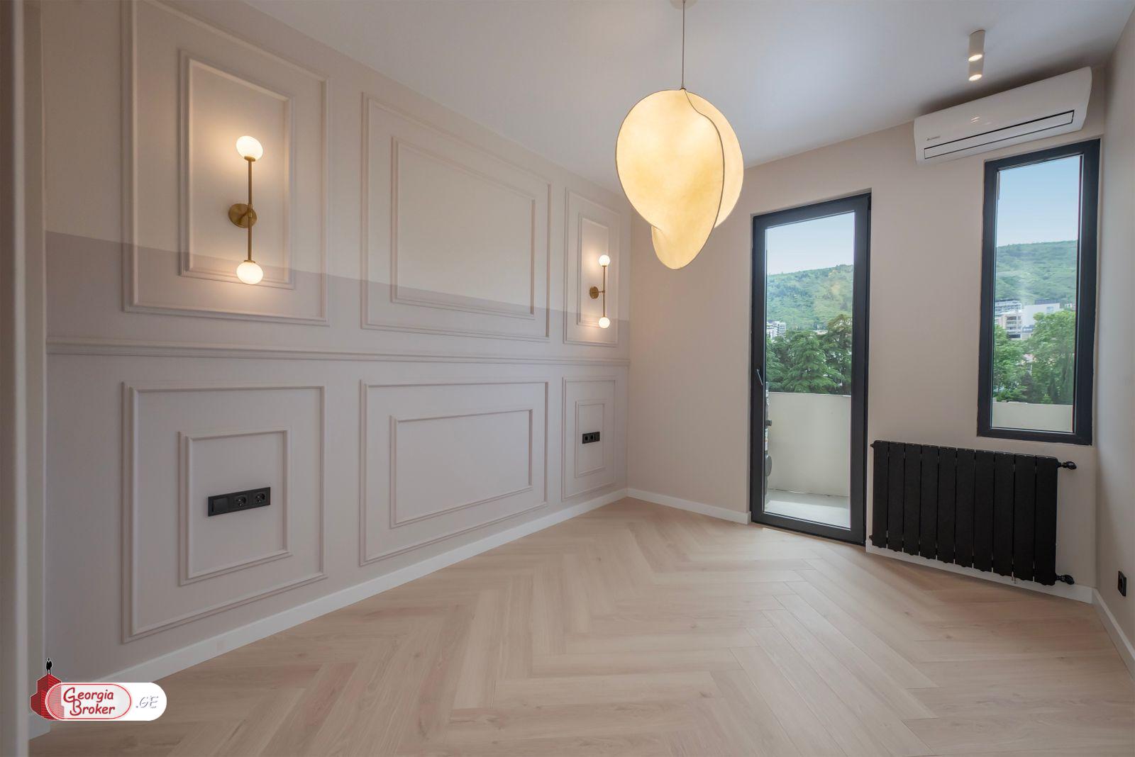 продается квартира с новым ремонтом 5-комнат