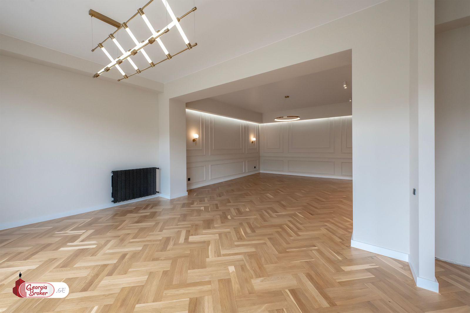 продается квартира с новым ремонтом 5-комнат