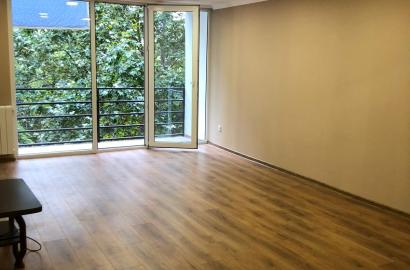 nearly repaired 4-room apartment for sale