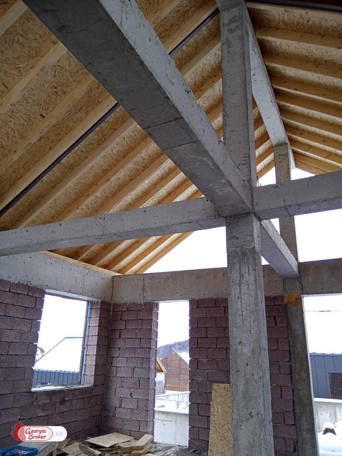 продается дом с новым ремонтом 3-комнаты