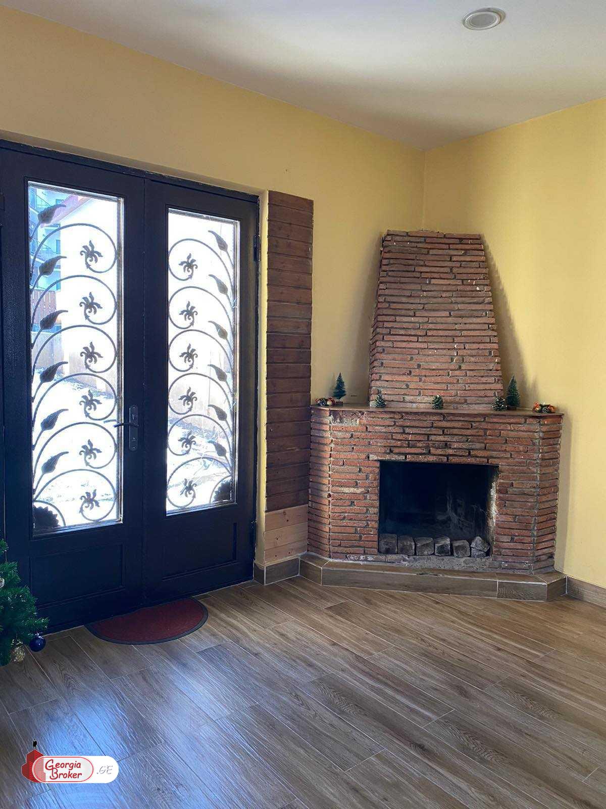 იყიდება ახალი გარემონტებული 3 ოთახიანი სახლი