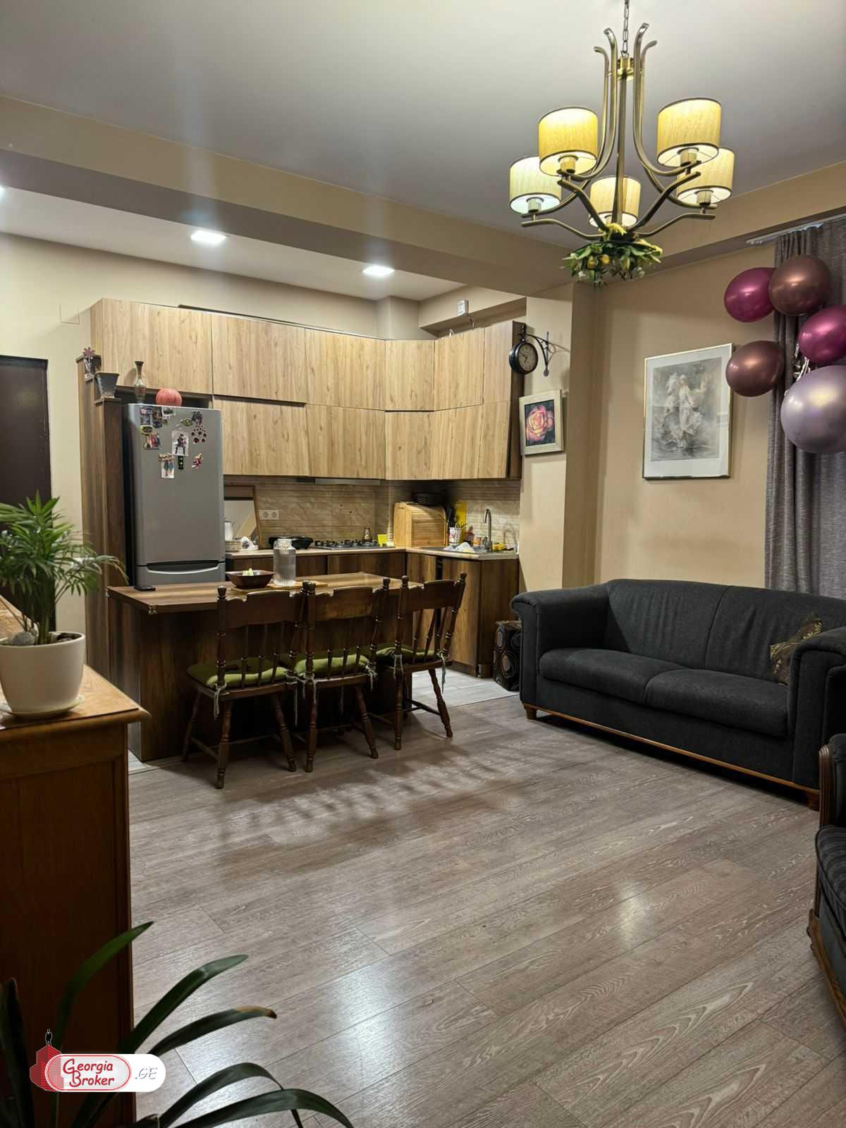 продается квартира с новым ремонтом 3-комнаты