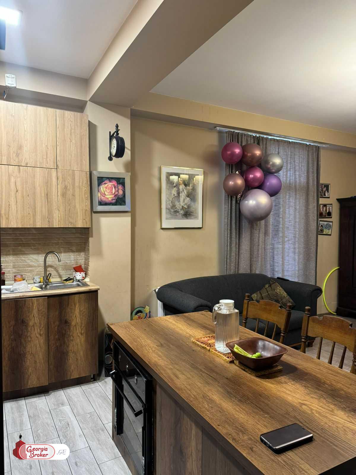 продается квартира с новым ремонтом 3-комнаты