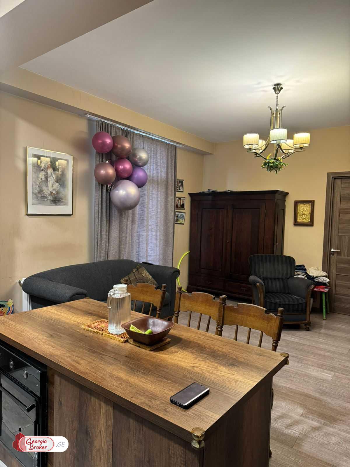 продается квартира с новым ремонтом 3-комнаты