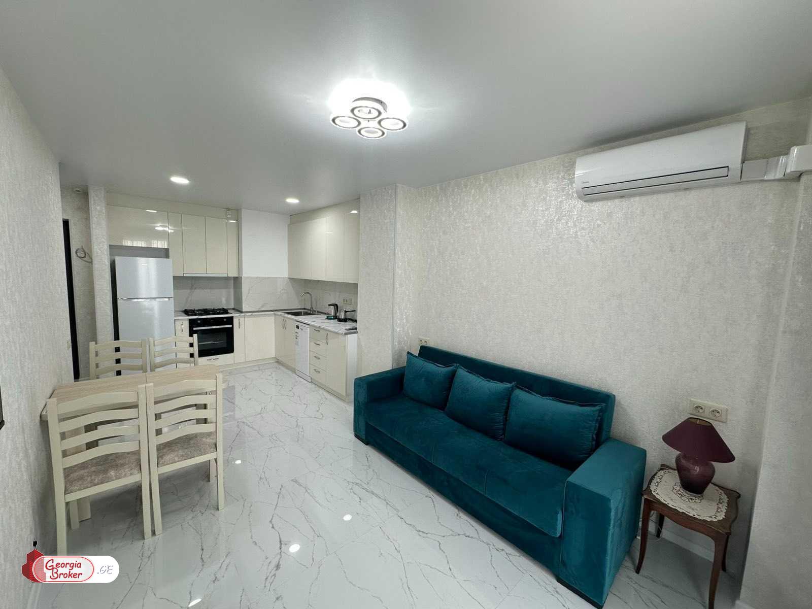 nearly repaired 2-room apartment for rent