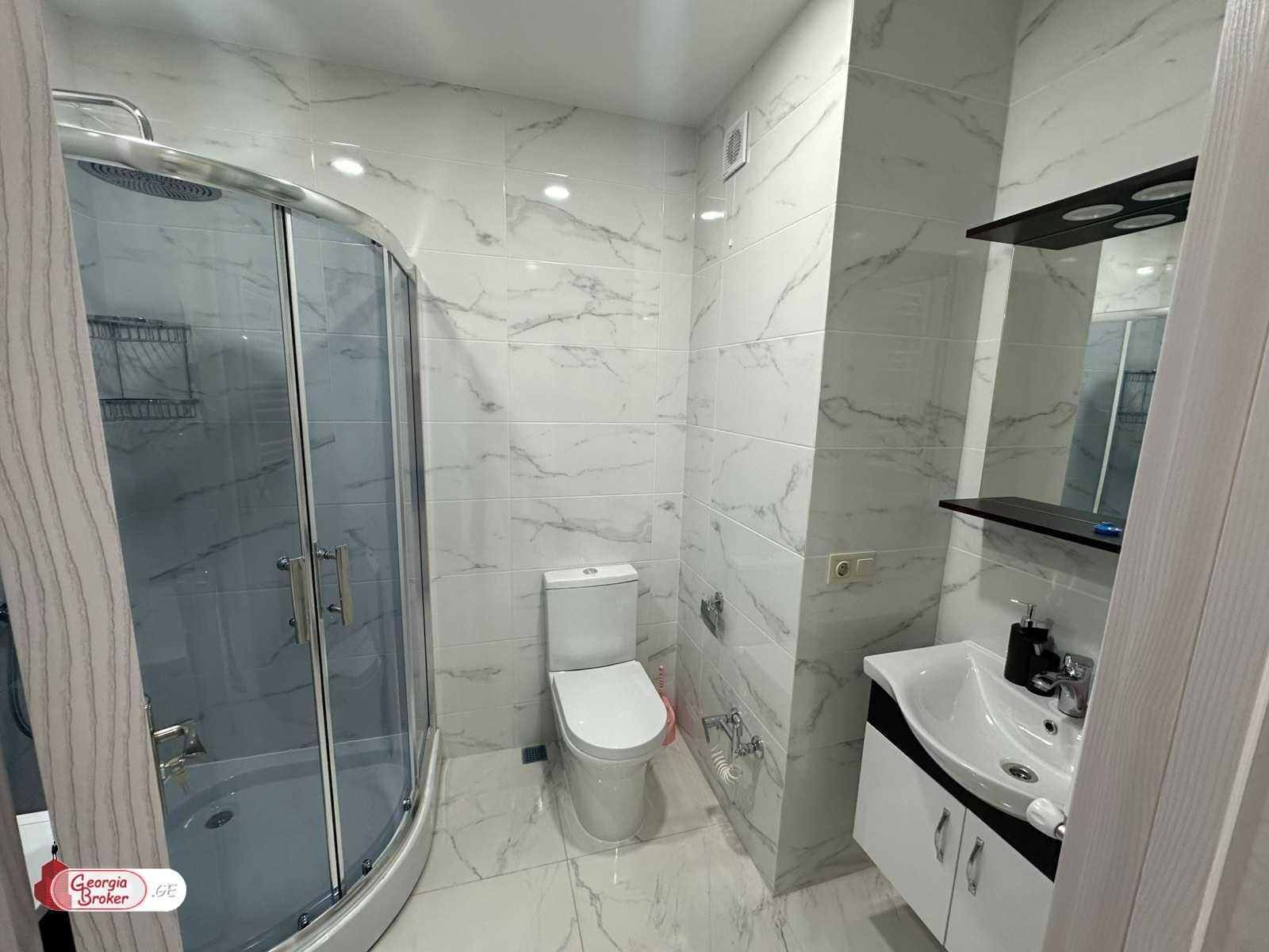 nearly repaired 2-room apartment for rent