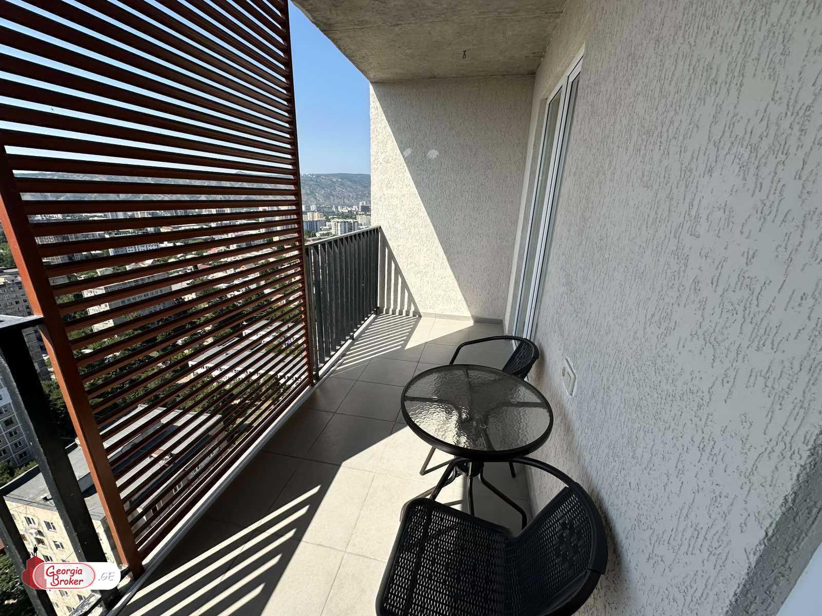 nearly repaired 2-room apartment for rent