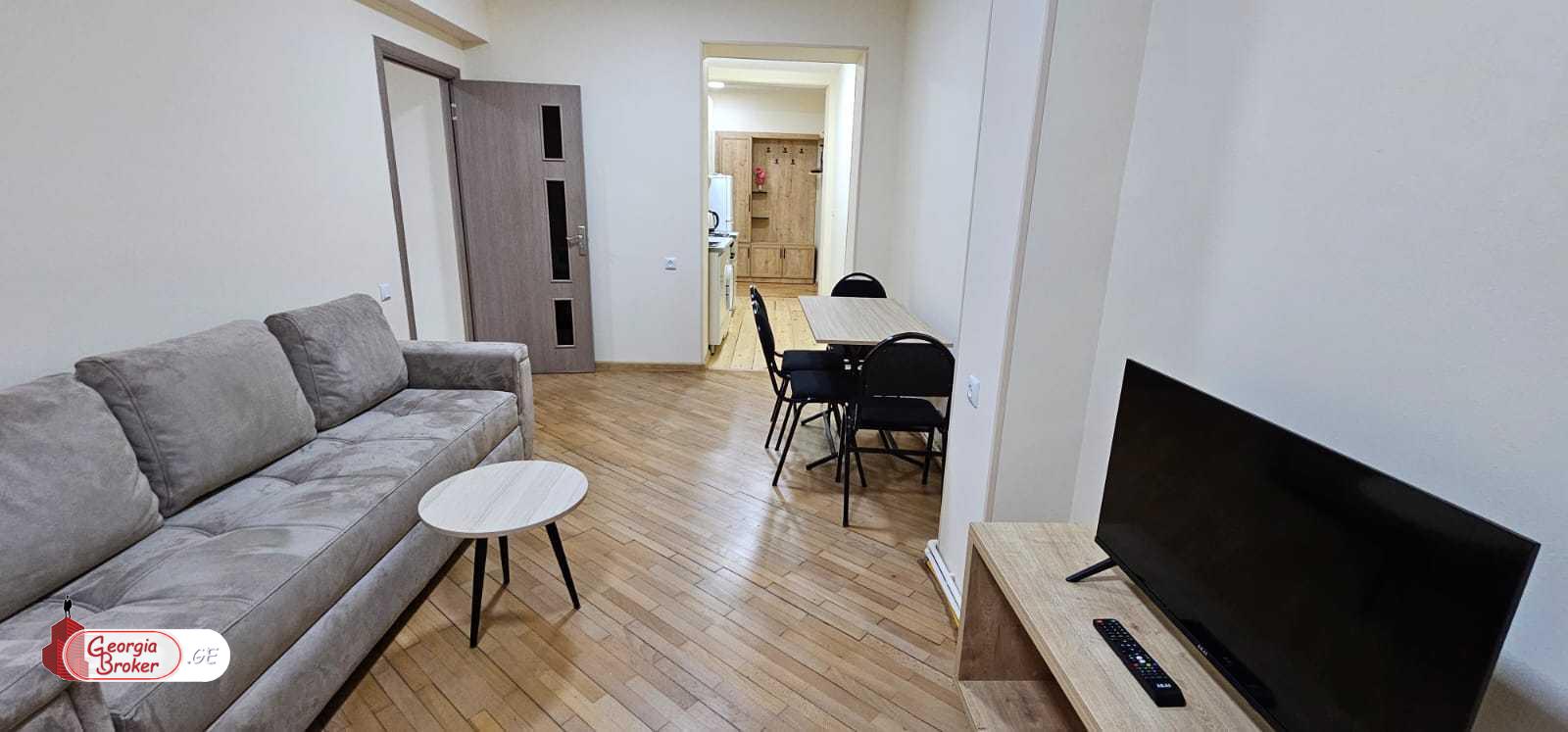 продается квартира с новым ремонтом 3-комнаты