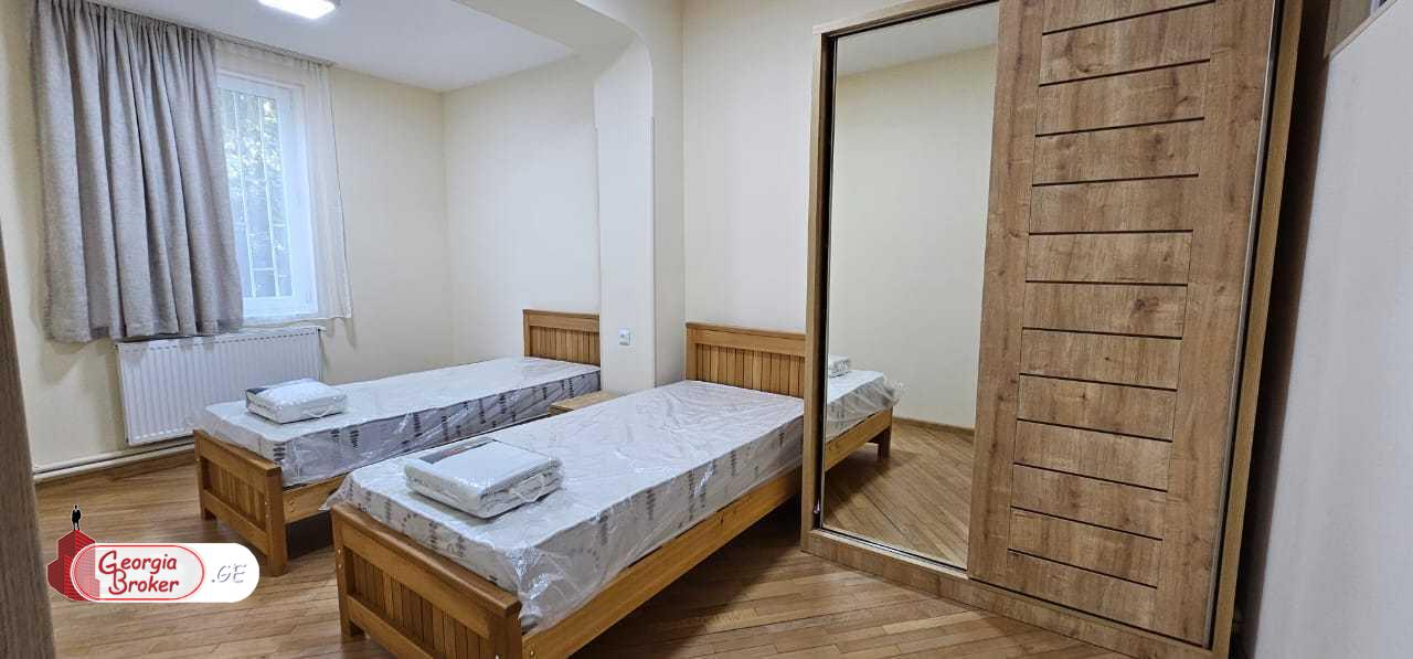 продается квартира с новым ремонтом 3-комнаты