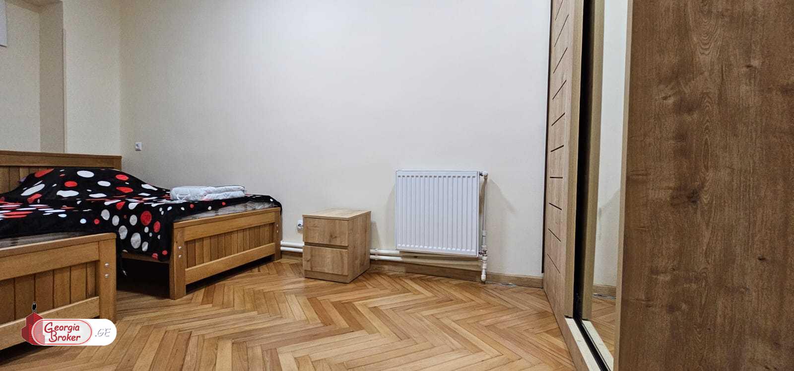 продается квартира с новым ремонтом 3-комнаты