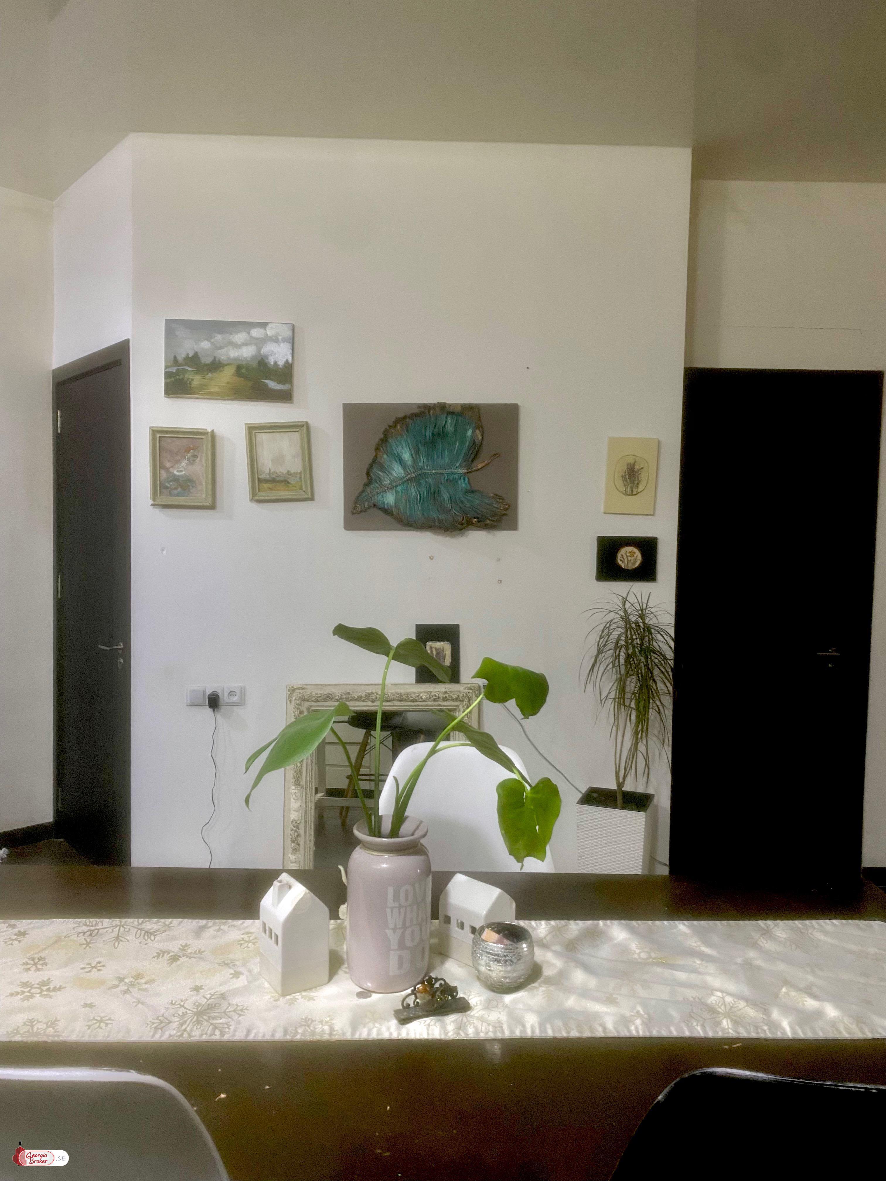 продается квартира с новым ремонтом 3-комнаты