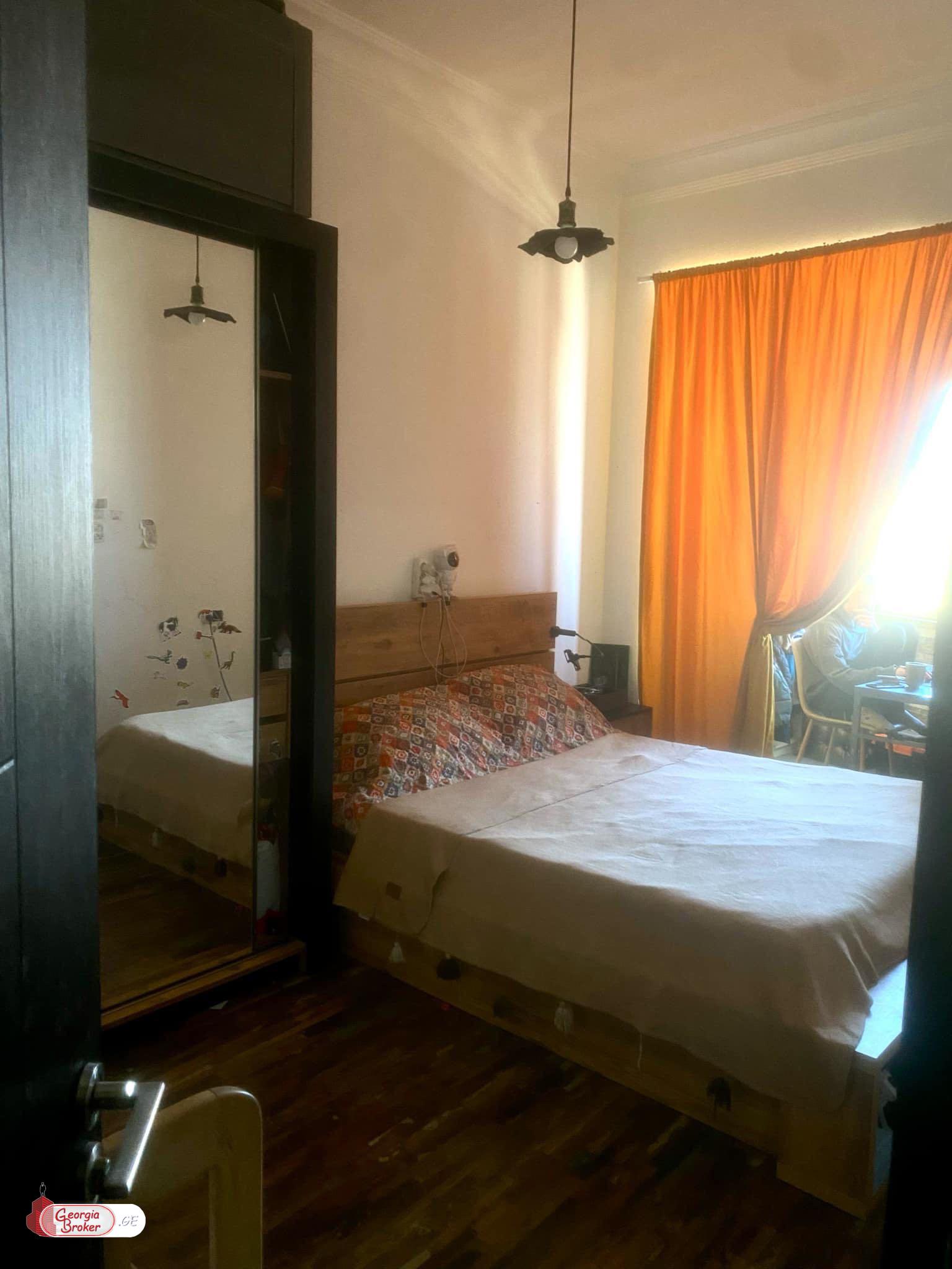 продается квартира с новым ремонтом 3-комнаты