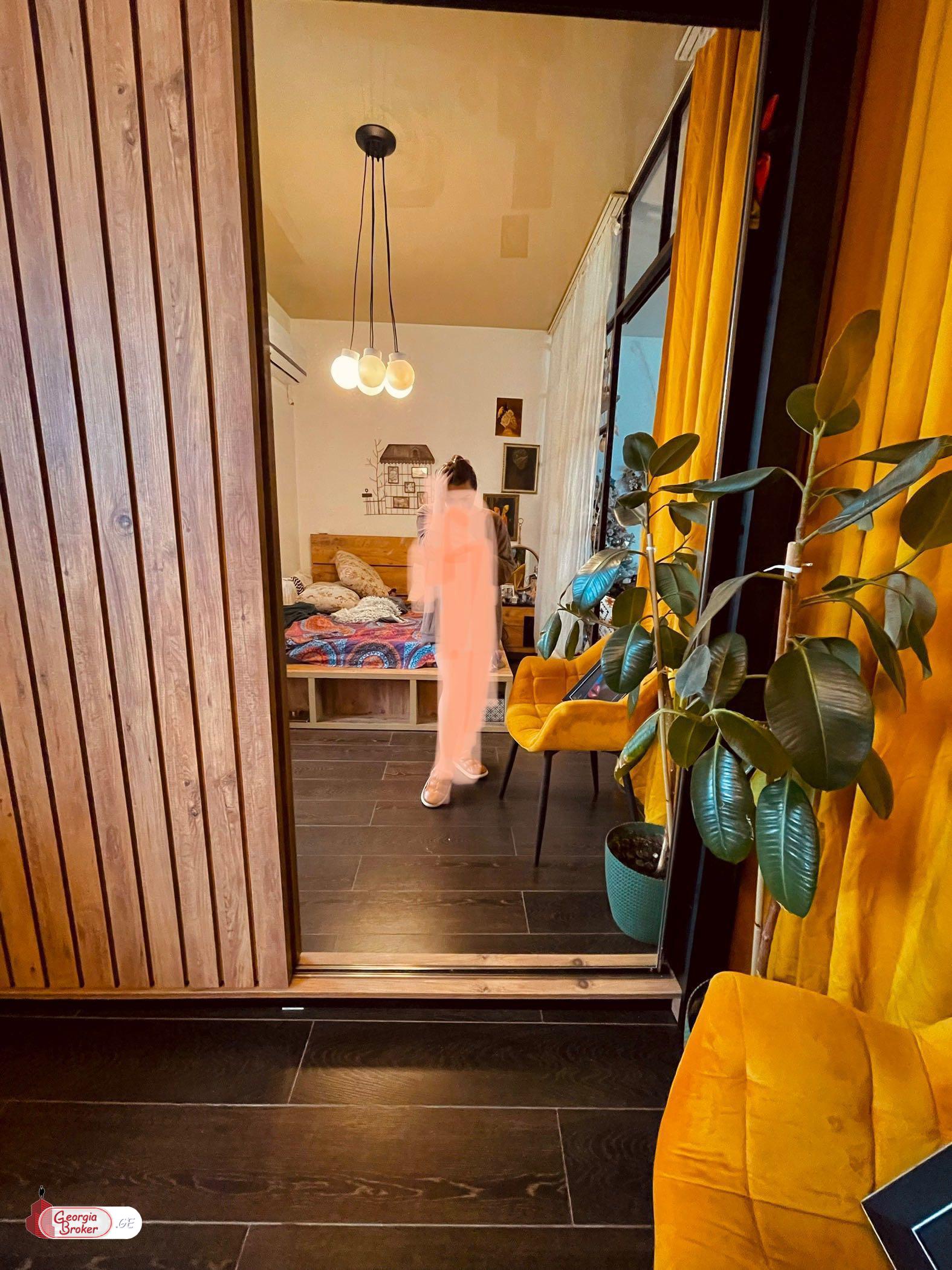 продается квартира с новым ремонтом 3-комнаты