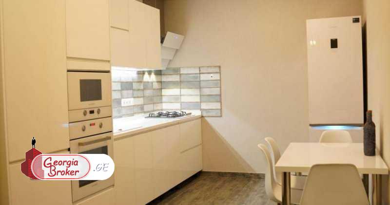 продается квартира с новым ремонтом 3-комнаты