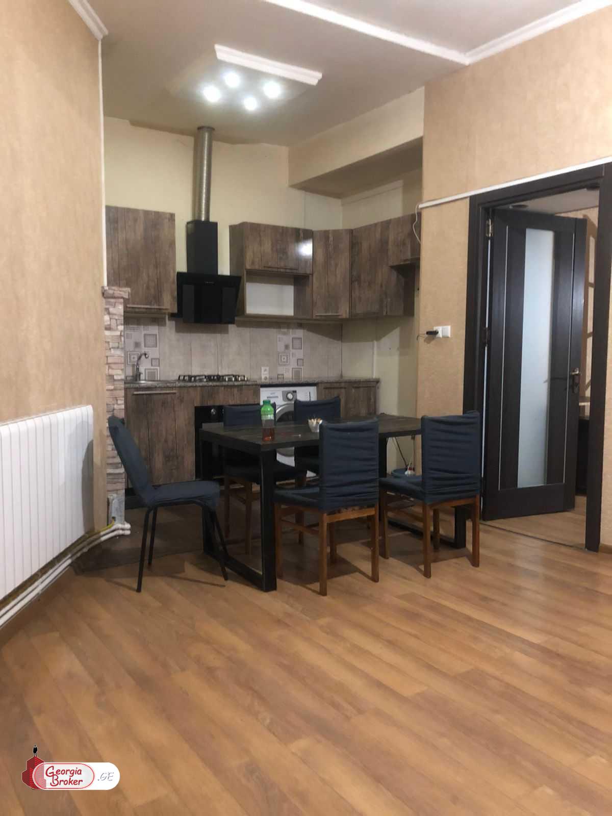 იყიდება ახალი გარემონტებული 4 ოთახიანი სახლი