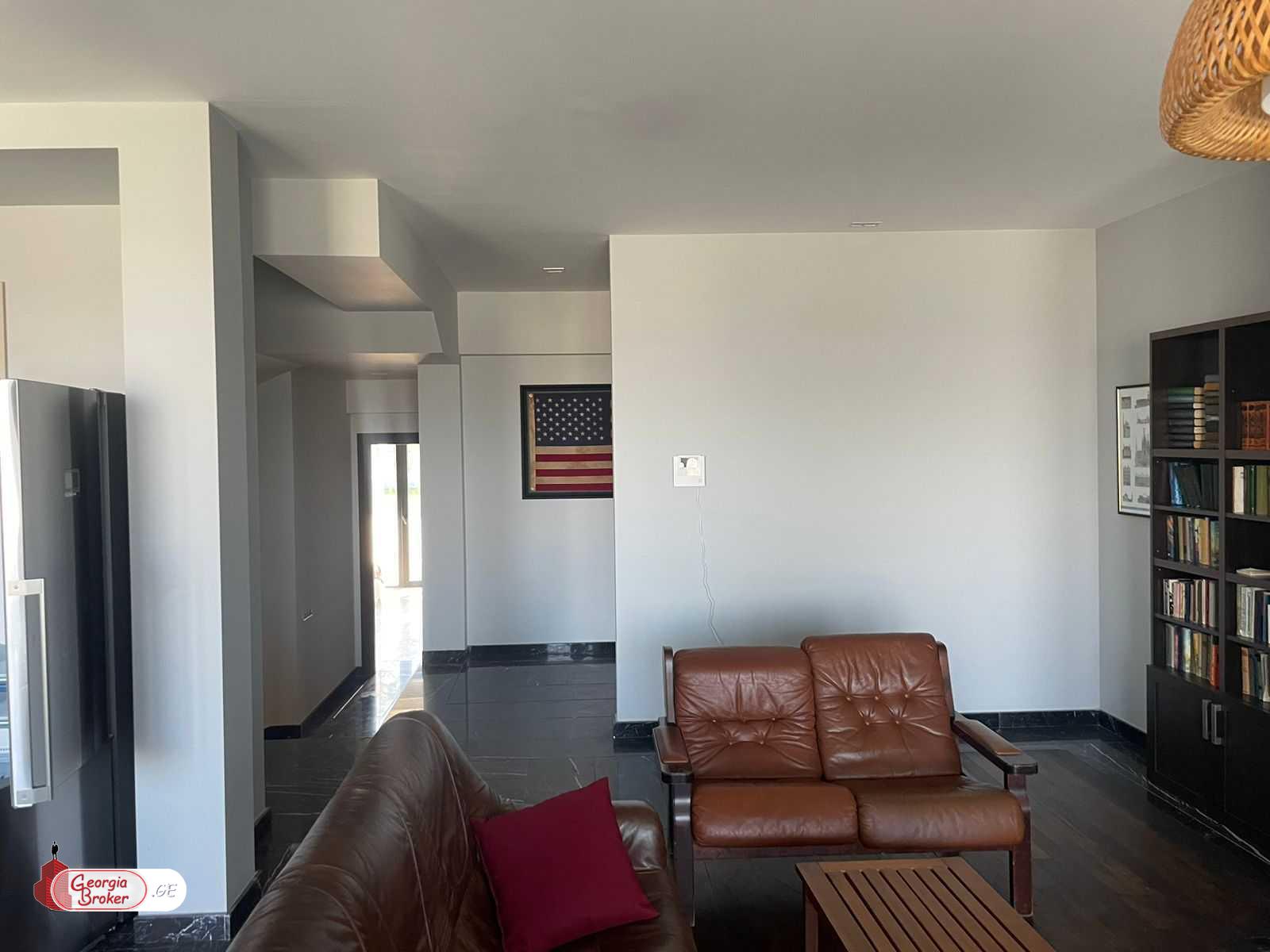 ქირავდება ახალი გარემონტებული 11 ოთახიანი სახლი