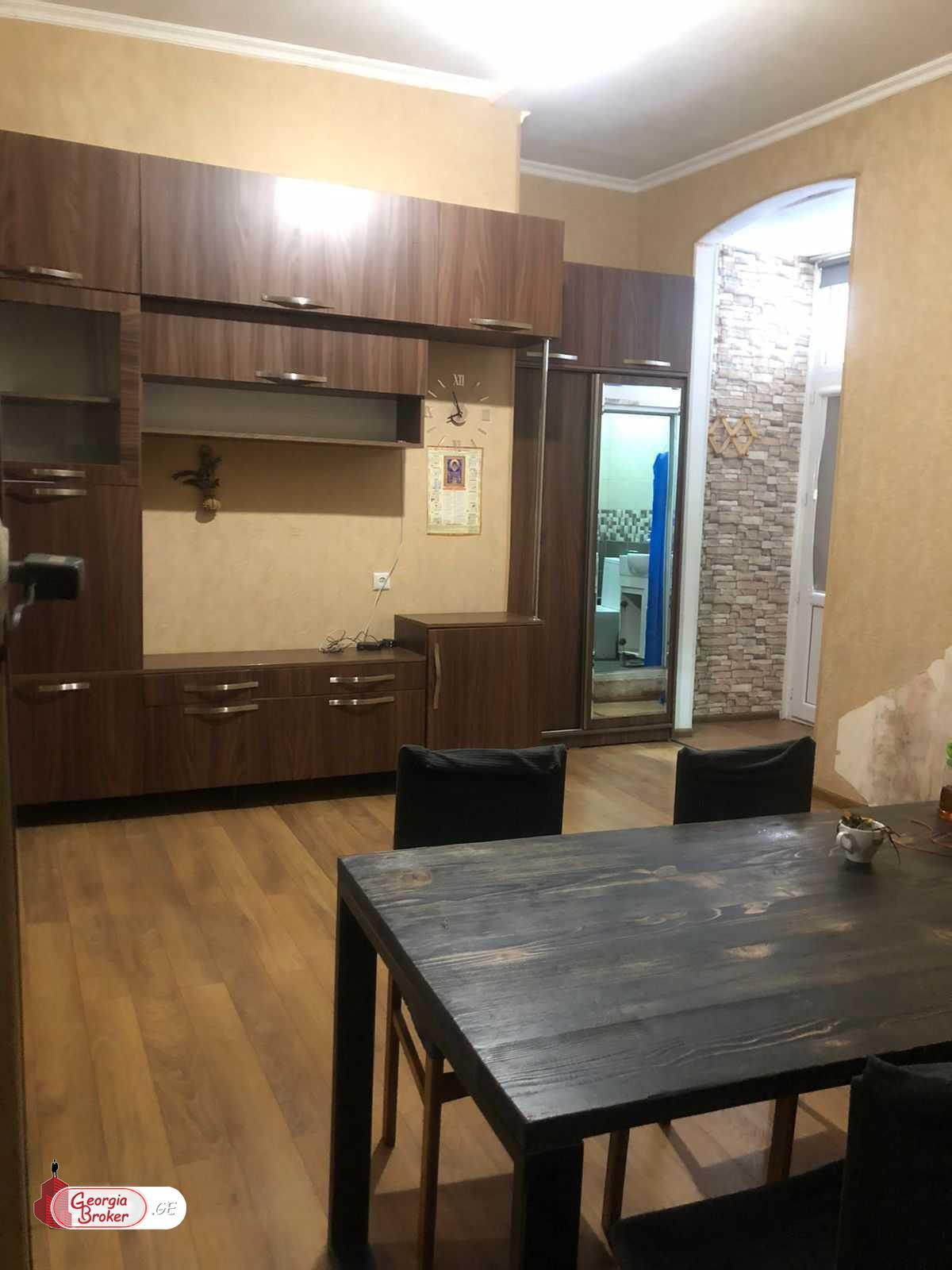 იყიდება ახალი გარემონტებული 4 ოთახიანი სახლი