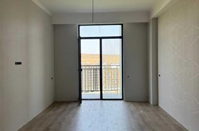 продается квартира с новым ремонтом 3-комнаты