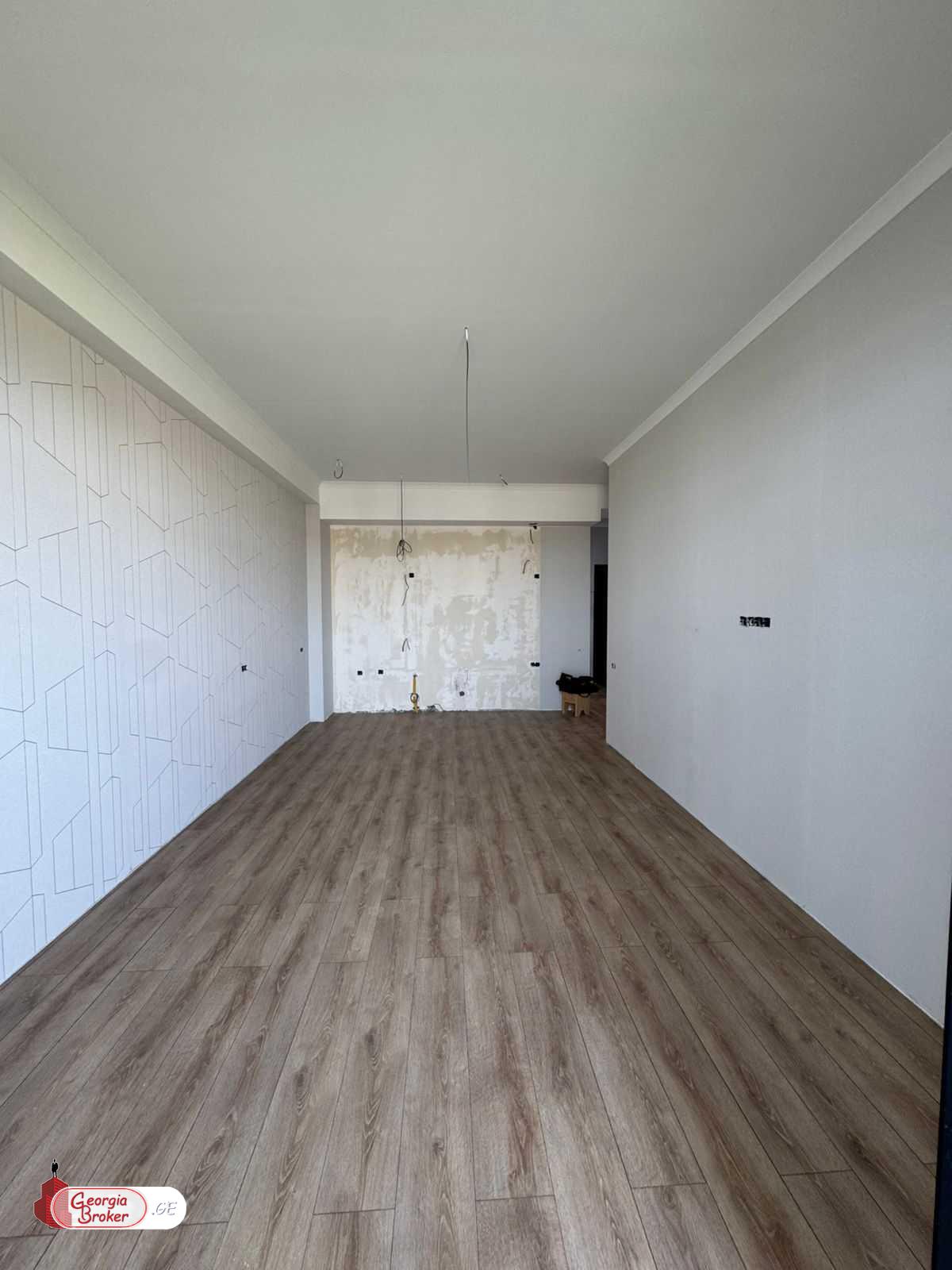 продается квартира с новым ремонтом 3-комнаты