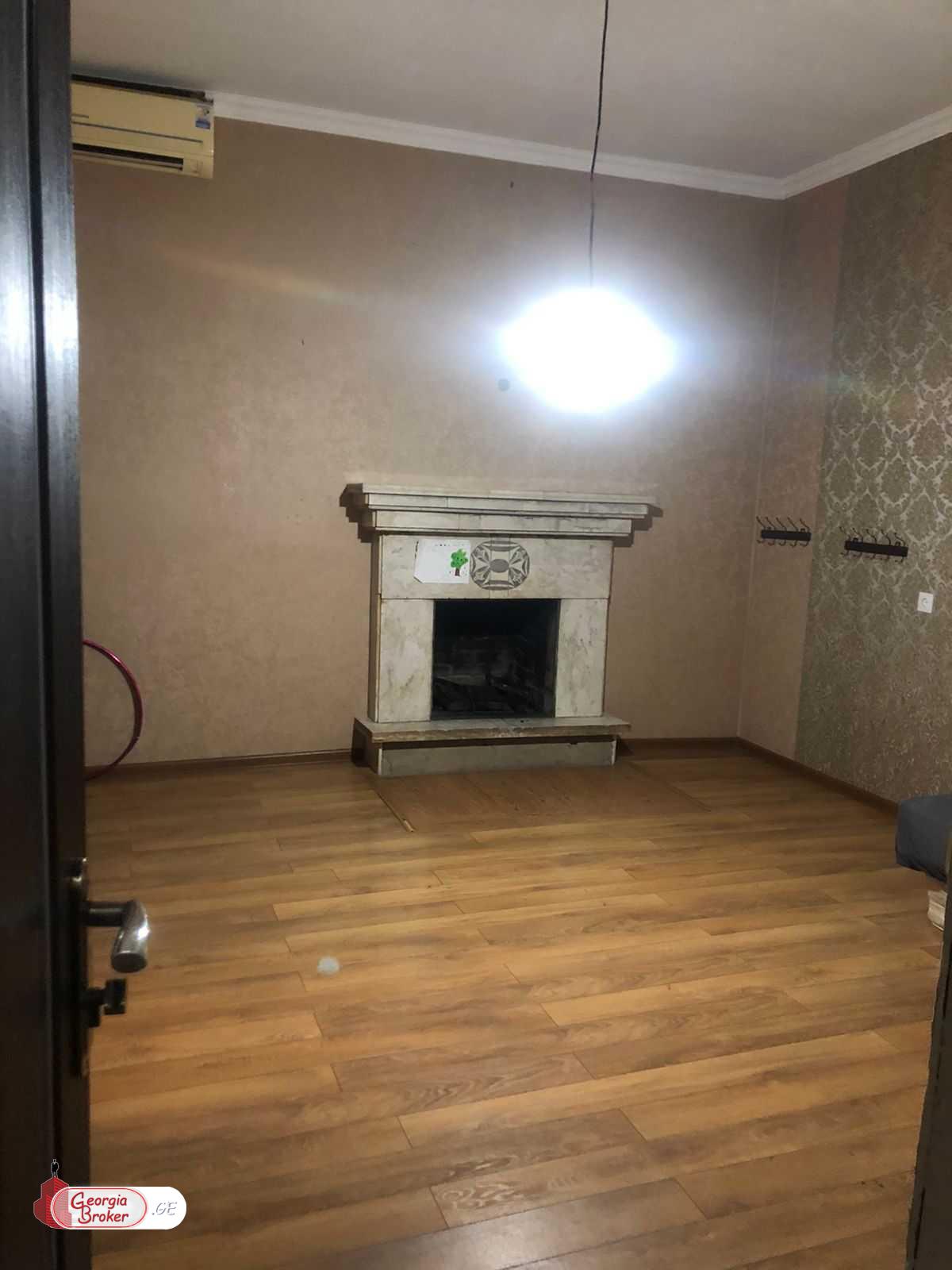 იყიდება ახალი გარემონტებული 4 ოთახიანი სახლი