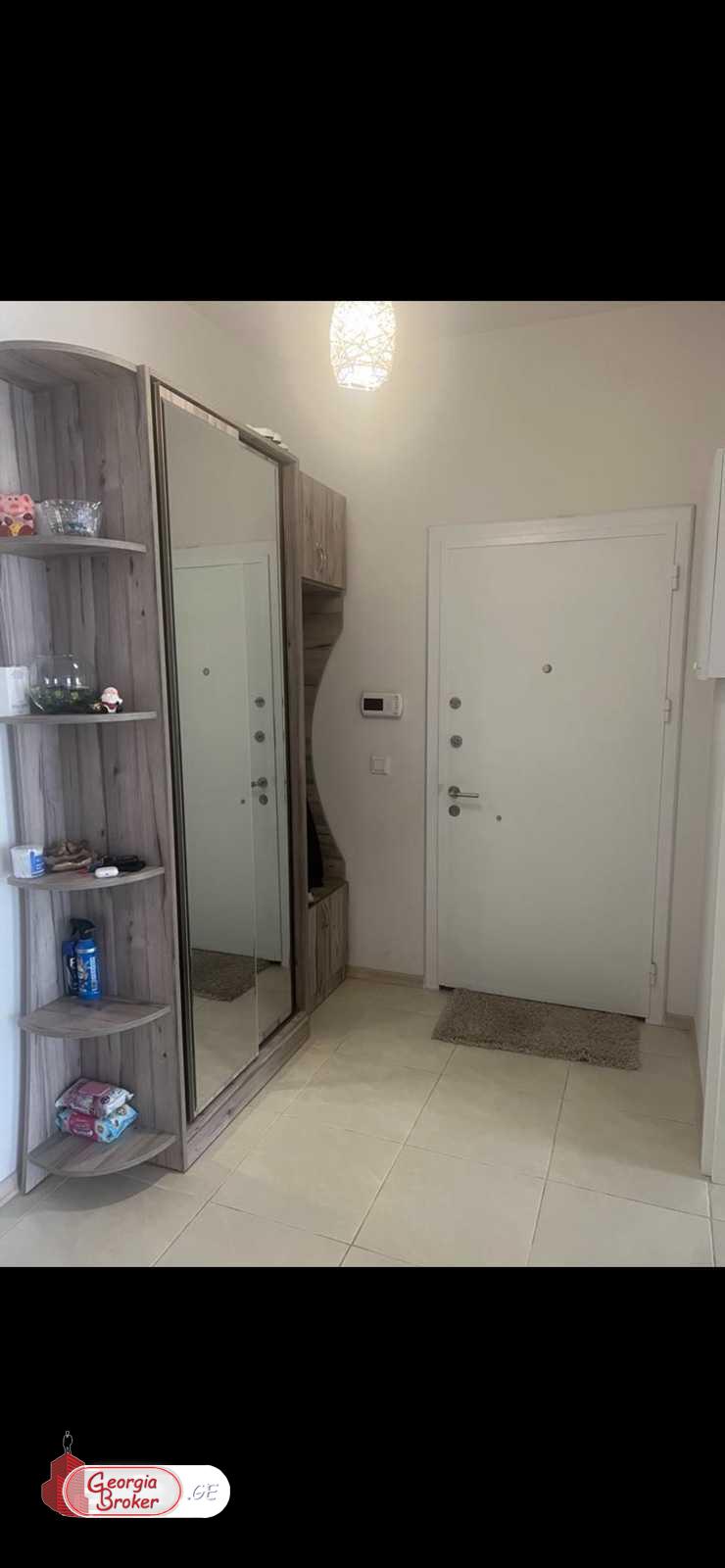 продается квартира с новым ремонтом 3-комнаты