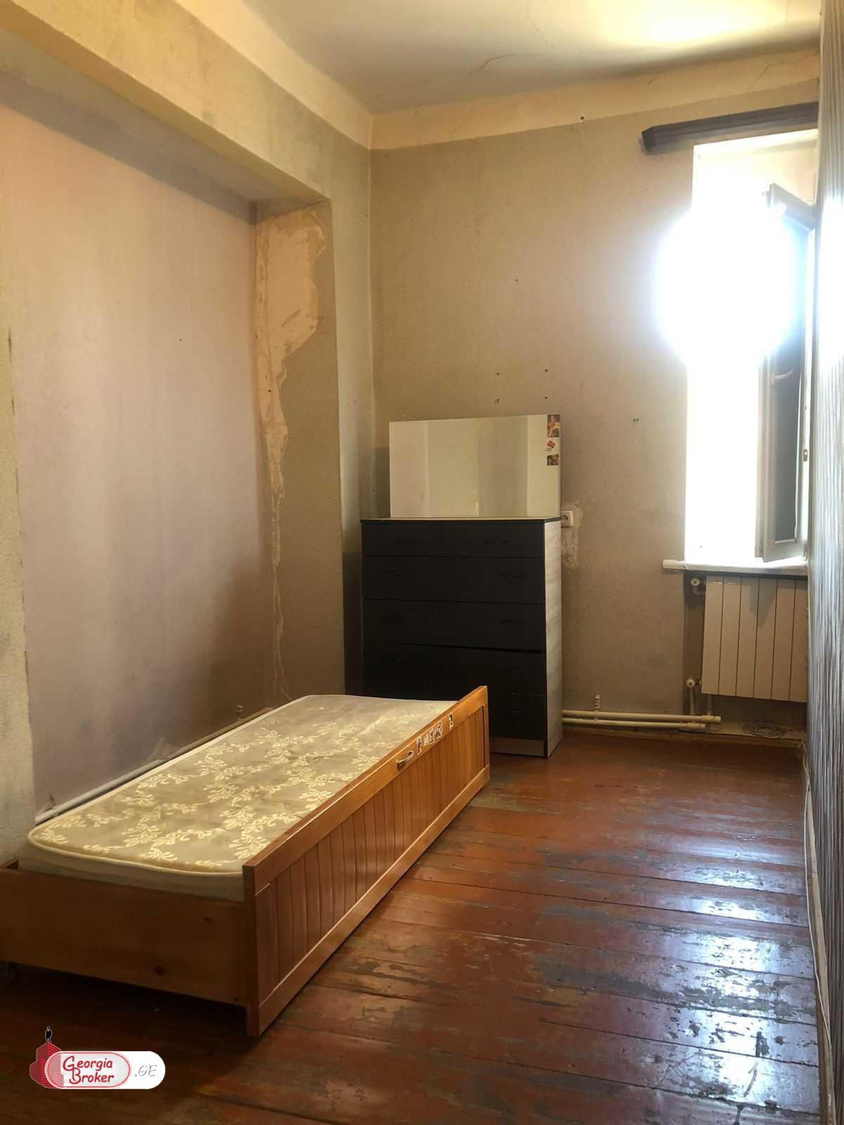 იყიდება ახალი გარემონტებული 4 ოთახიანი სახლი