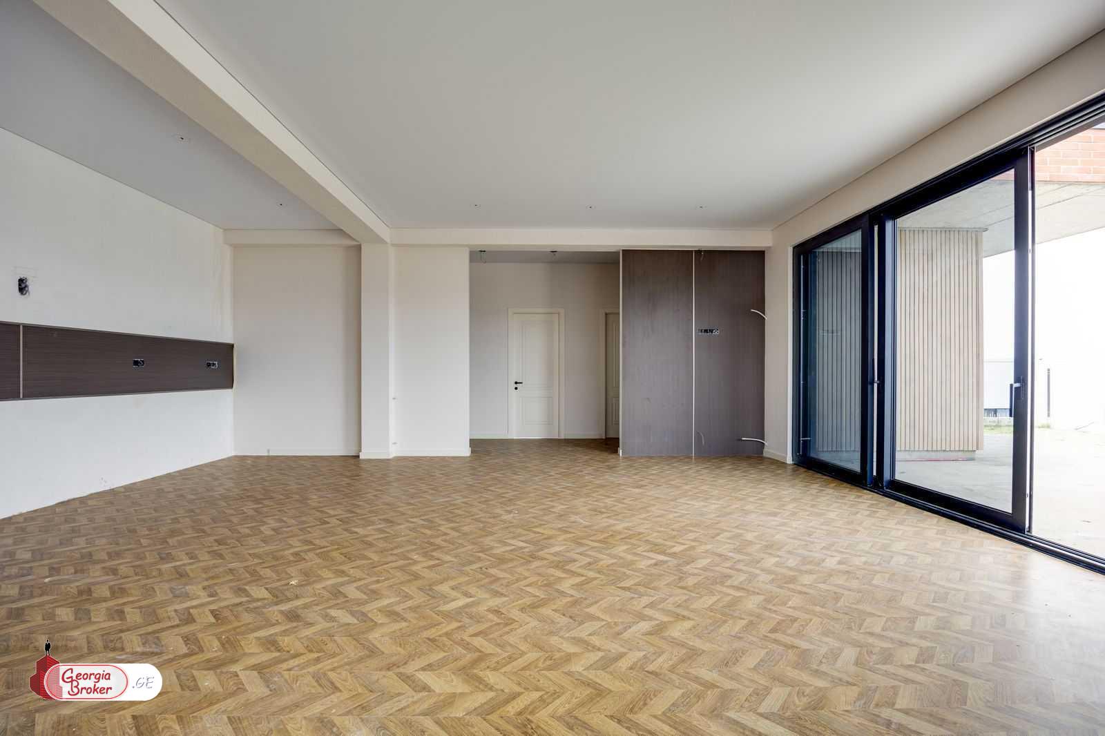 продается дом с новым ремонтом 5-комнат