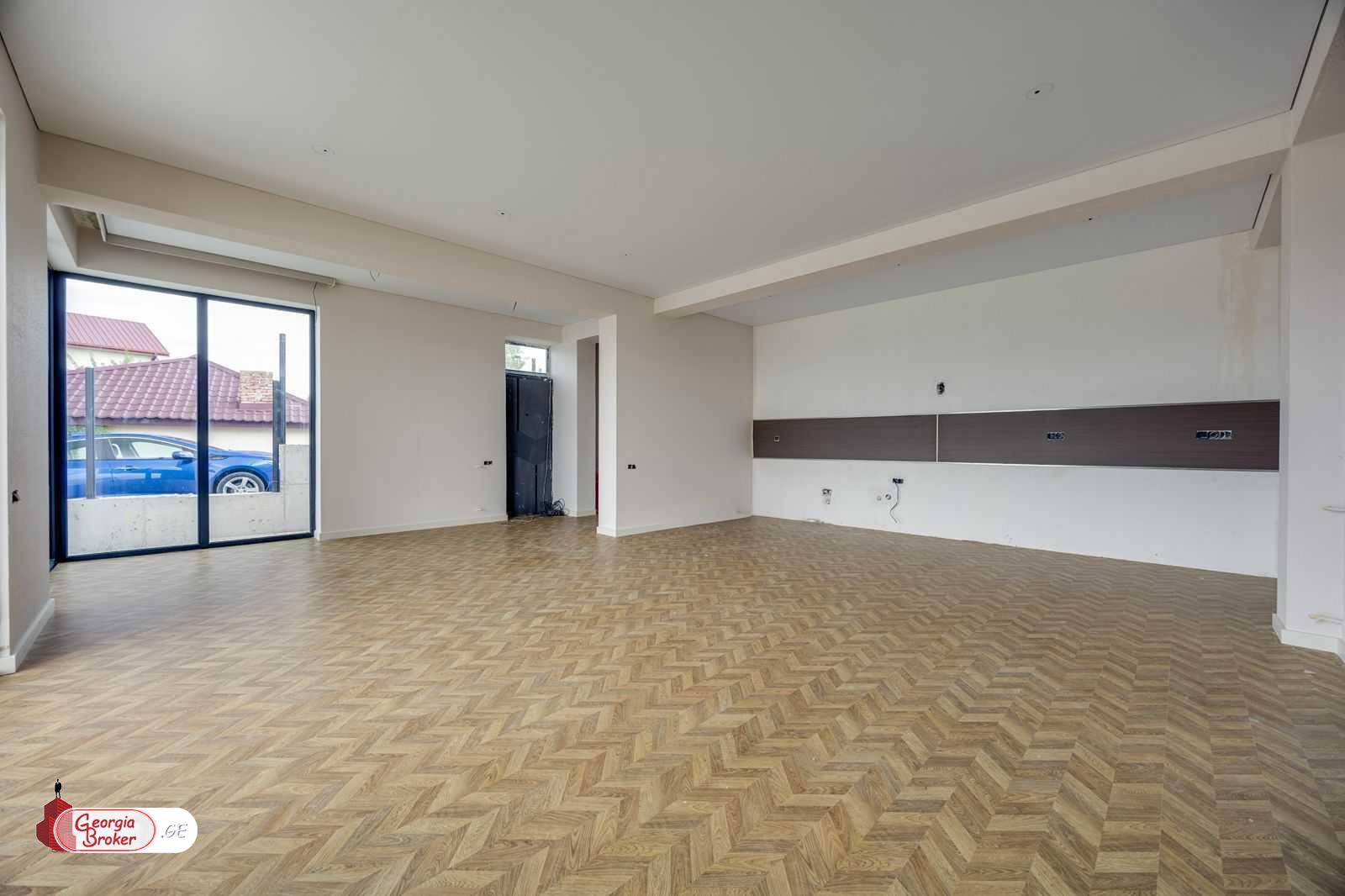 продается дом с новым ремонтом 5-комнат