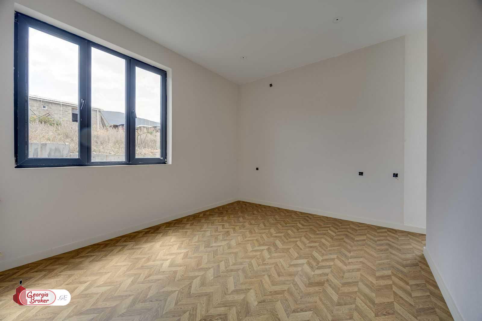 продается дом с новым ремонтом 5-комнат