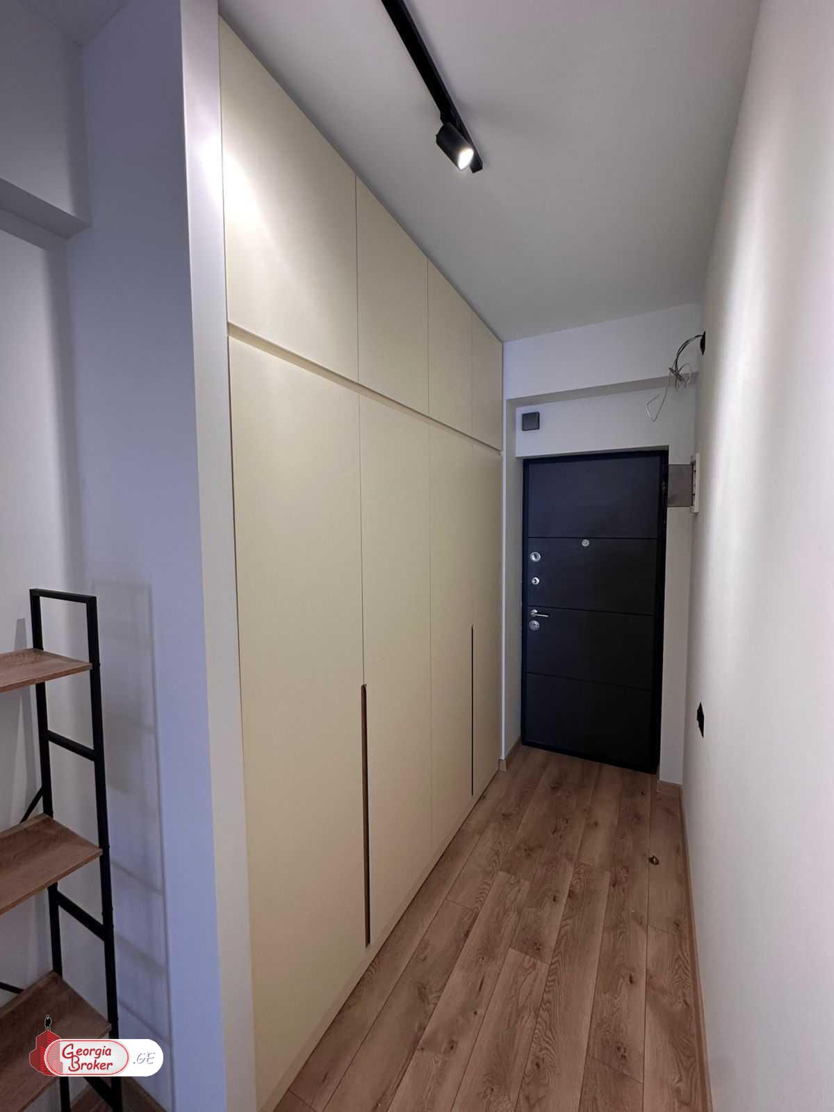 nearly repaired 2-room apartment for rent